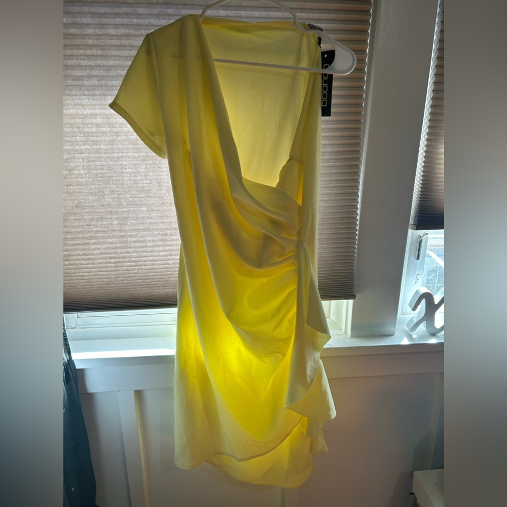 Boohoo One Shoulder Yellow Midi Dress